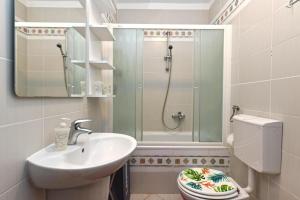 Charming apartment with balcony and pool