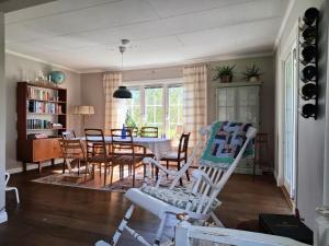 Barnvänlig villa med grönskande trädgård
