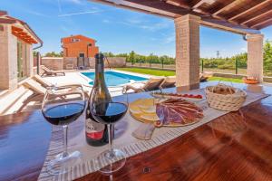 Villa Macarinka, a luxurious, private villa minutes from the beach