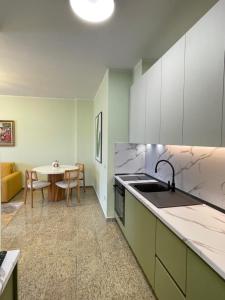 Quiet Cozy Apartment close to the beach