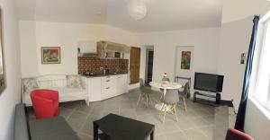Appartements GitesLuberon 2 F2 : photos des chambres