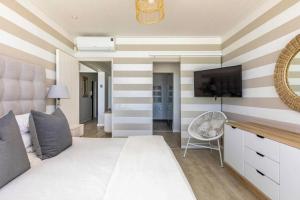 3th floor Clifton Beach Apartment