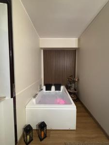 King Room with Spa Bath