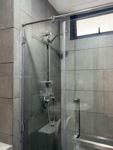 K Avenue by SRI Stay