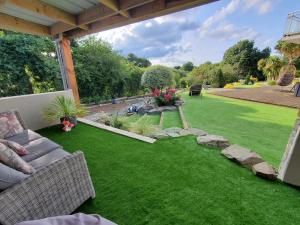 Villas Villa with terrace and garden : photos des chambres