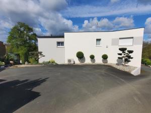 Villas Villa with terrace and garden : photos des chambres