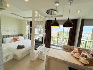 The miracle Sea Floor 6 The Patio