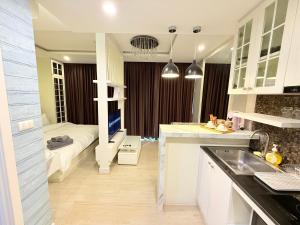 The miracle Sea Floor 6 The Patio