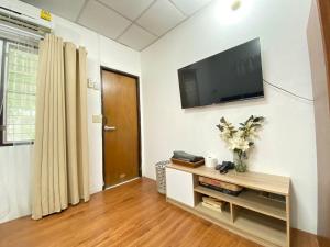 Cheap house 7min next to BTS Kasetsart , 5 bedroom