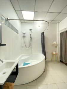 Cheap house 7min next to BTS Kasetsart , 5 bedroom