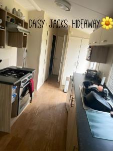 Daisy-Jacks Hideaway