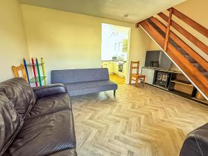 8 Berth Chalet To Hire At Bermuda Holiday Park Nearby Hemsby Beach Ref 18192B