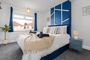 Stunning Modern Home - Sleeps 6 - Minutes from Racecourse