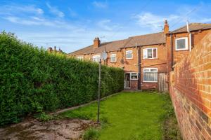 Stunning Modern Home - Sleeps 6 - Minutes from Racecourse