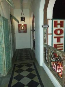Hostel Vasantashram CST Mumbai, Free Wifi with 1940s Retro vibe