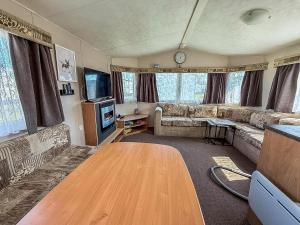 Lovely Caravan With Decking To The Side At California Cliffs Ref 50072D