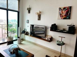 Convenient & Secure Room Near City Hub