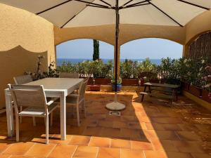 Appartamento vista mare - 3hvězdičkové hotely ve městě Théoule-sur-Mer