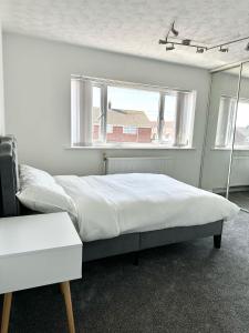 Hartlepool-3 bd House-Sleeps5-Free Parking&Netflix