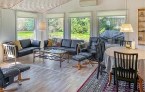 3 Bedroom Beautiful Home In Hørve