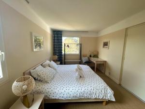 Appartements Seafront flat with indoor pool with stunning views : photos des chambres