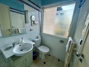 Seafront flat with indoor pool with stunning views