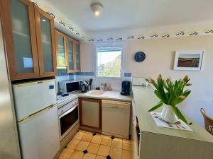 Appartements Seafront flat with indoor pool with stunning views : photos des chambres