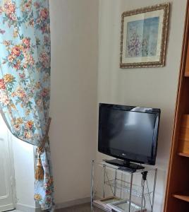 San Terenzo Poets of the sea with parking and balcony