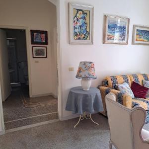 San Terenzo Poets of the sea with parking and balcony