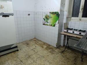 شقة بميامي للايجار دقيقة للبحر دور سادس بدون مصعد