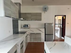 Sunshine House By Serenity Sea House