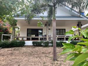 Sunshine House By Serenity Sea House