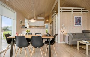 2 Bedroom Gorgeous Home In Haarby