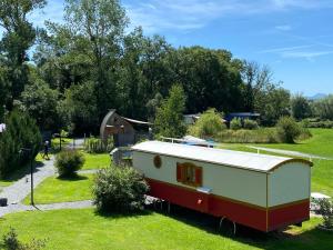 Campings Roulottes des Combrailles : photos des chambres