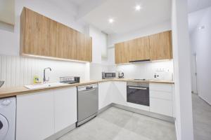 ARIS Kallithea- Big & Bright 3 Bedroom Apartment