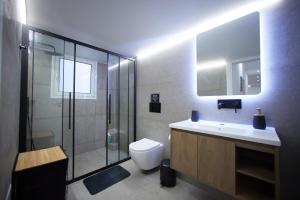 ARIS Kallithea- Big & Bright 3 Bedroom Apartment