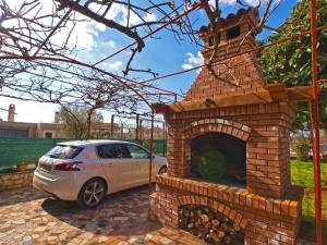 Ground floor retreat with bbq