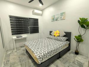 32 Homestay