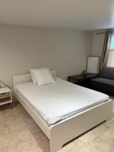 Maisons de vacances Maison Antibes avec jardin privatif, 4 chambres, calme dans residence avec piscine : photos des chambres