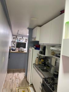 Apartamento mobiliado Cond lírio
