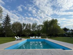 Appartements Appartement familial au bord de la Marne, jardin tropical , piscine, tennis, terrasse, parking gratuit proche Disneyland : photos des chambres