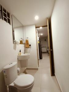 Apartamento Vacacional con Piscina WiFi y Netflix a 20 min del Parque Tayrona ideal para trabajo remoto