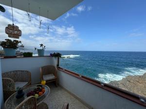 Manolo Pris, En el Mar, Teide con Piscina Natural