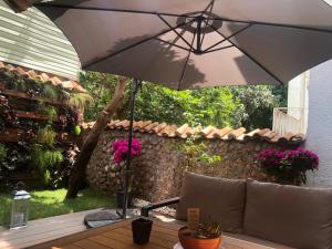 Antalya kaleiçi müstakil kişiye özel bahçeli müstakil VİLLA