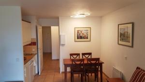 Appartements 1-Appt avec piscine a St-Jean Pays-Basque : photos des chambres