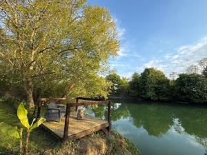 Appartements Appartement familial au bord de la Marne, jardin tropical , piscine, tennis, terrasse, parking gratuit proche Disneyland : photos des chambres