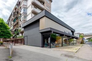 Superior One-Bedroom Apartment with Balcony