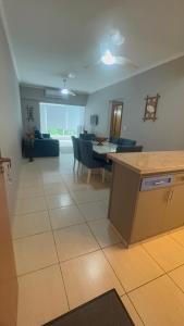 LINDO, apartamento praia da enseada Ubatuba, 100 mts da praia