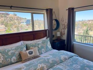 Eagles Nest Casita Luxury king memory foam bed feather pillows & duvet Amazing views, private balcony, Great location & Dog friendly