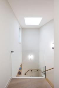 Chic London Living Upscale 2BR Home with Style